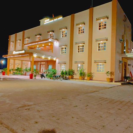 Avadh Sunshine Palace Hotel And Resort Ayodhya Exterior photo