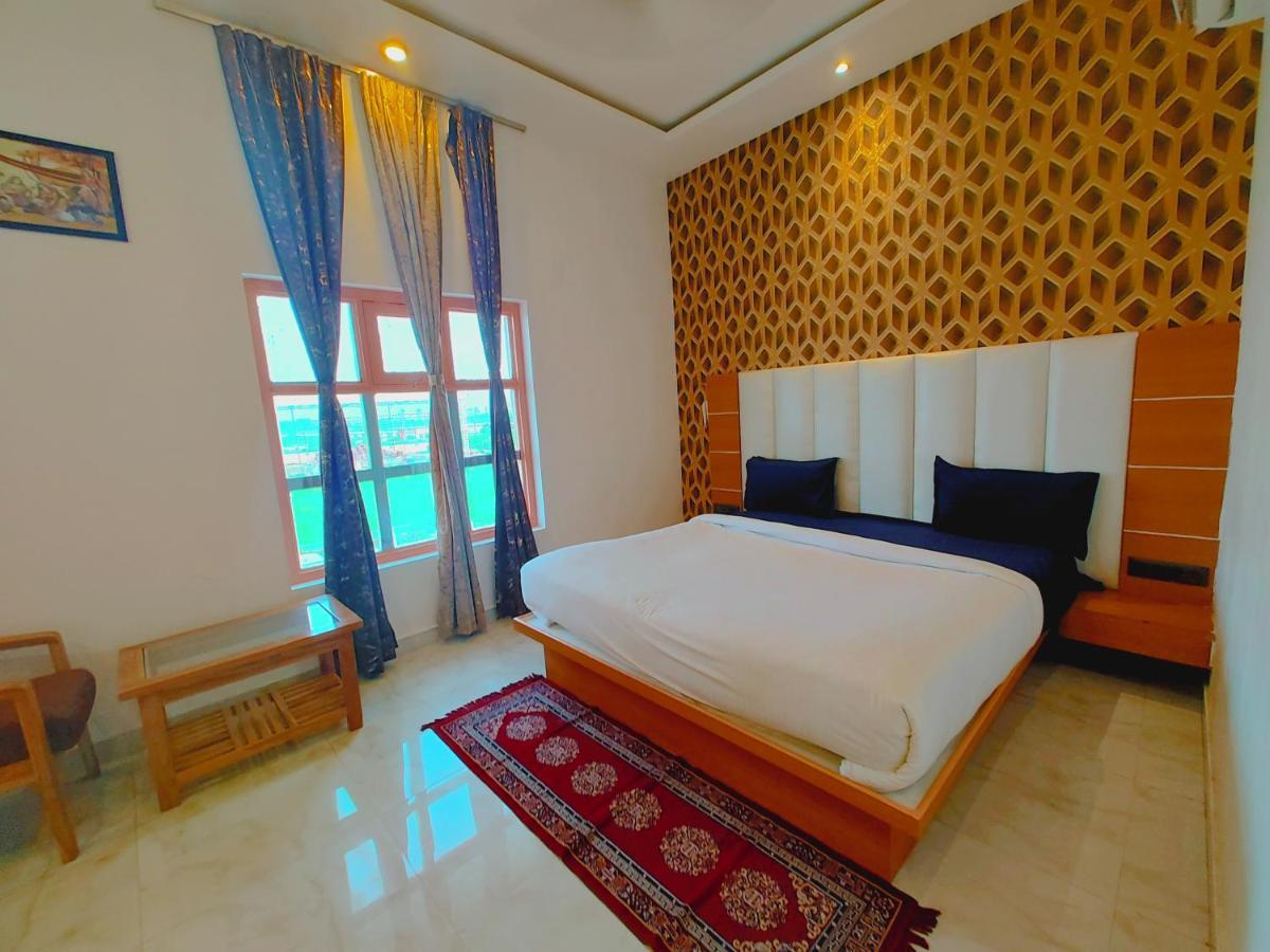 Avadh Sunshine Palace Hotel And Resort Ayodhya Exterior photo