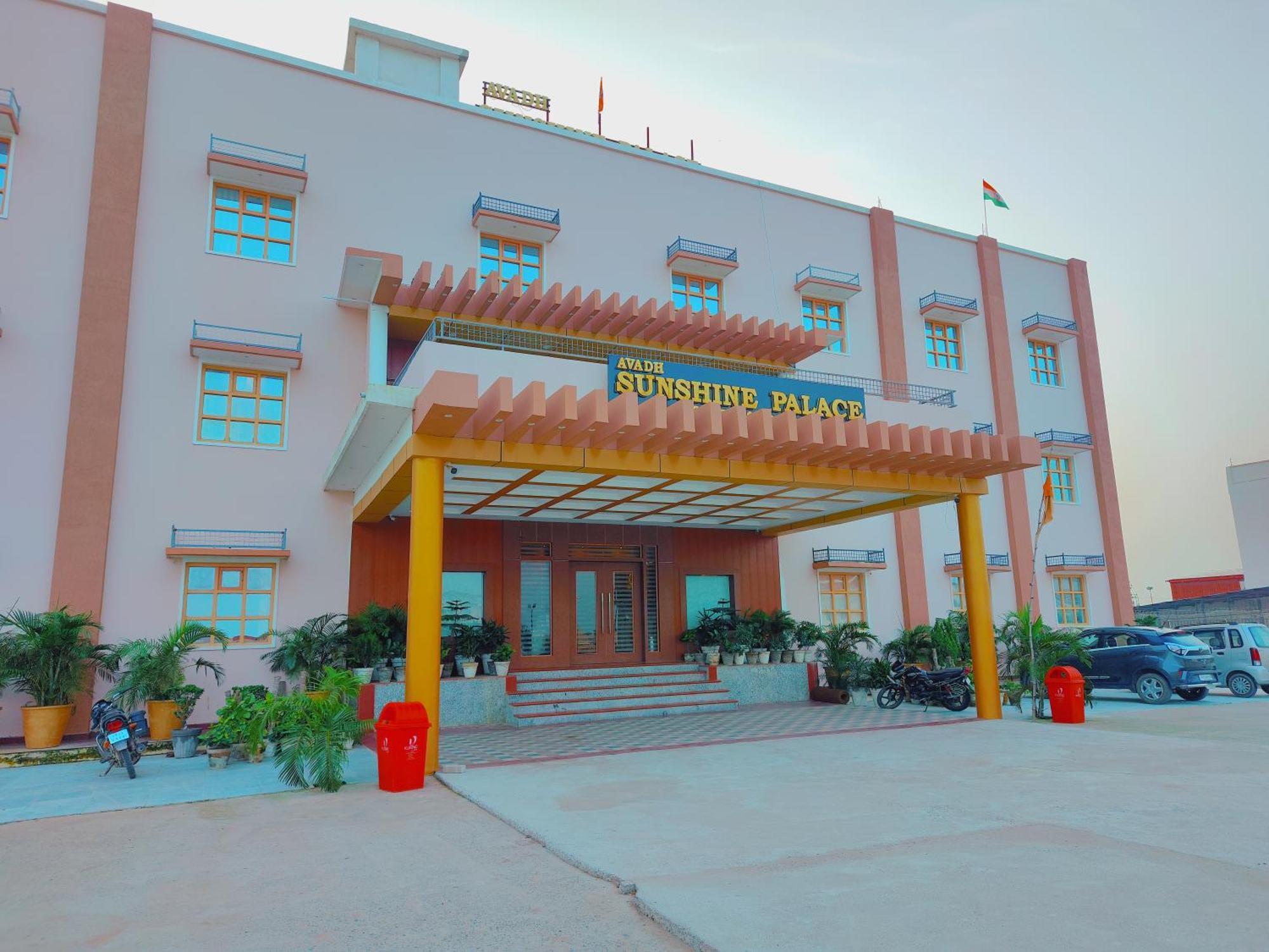 Avadh Sunshine Palace Hotel And Resort Ayodhya Exterior photo
