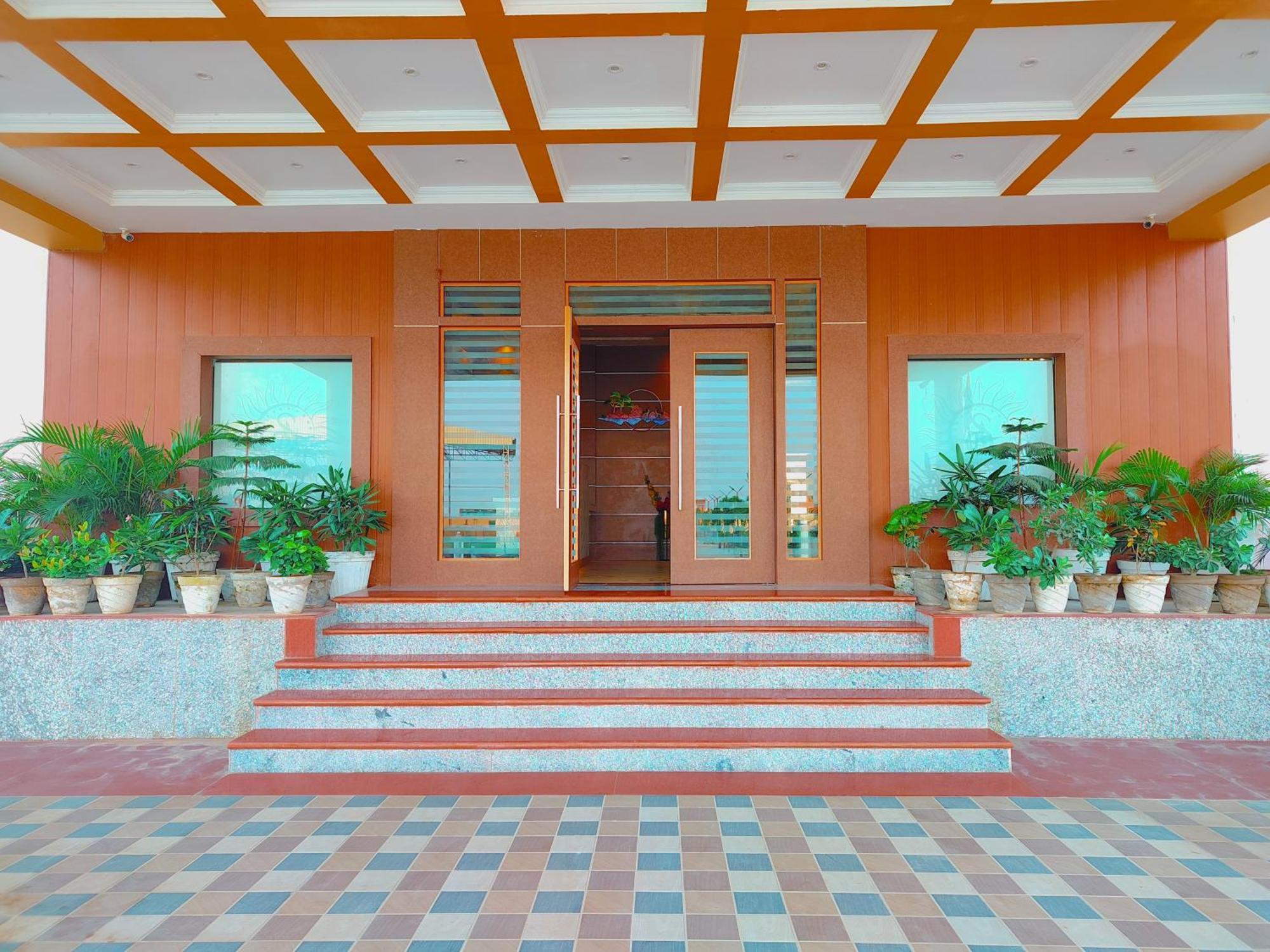 Avadh Sunshine Palace Hotel And Resort Ayodhya Exterior photo