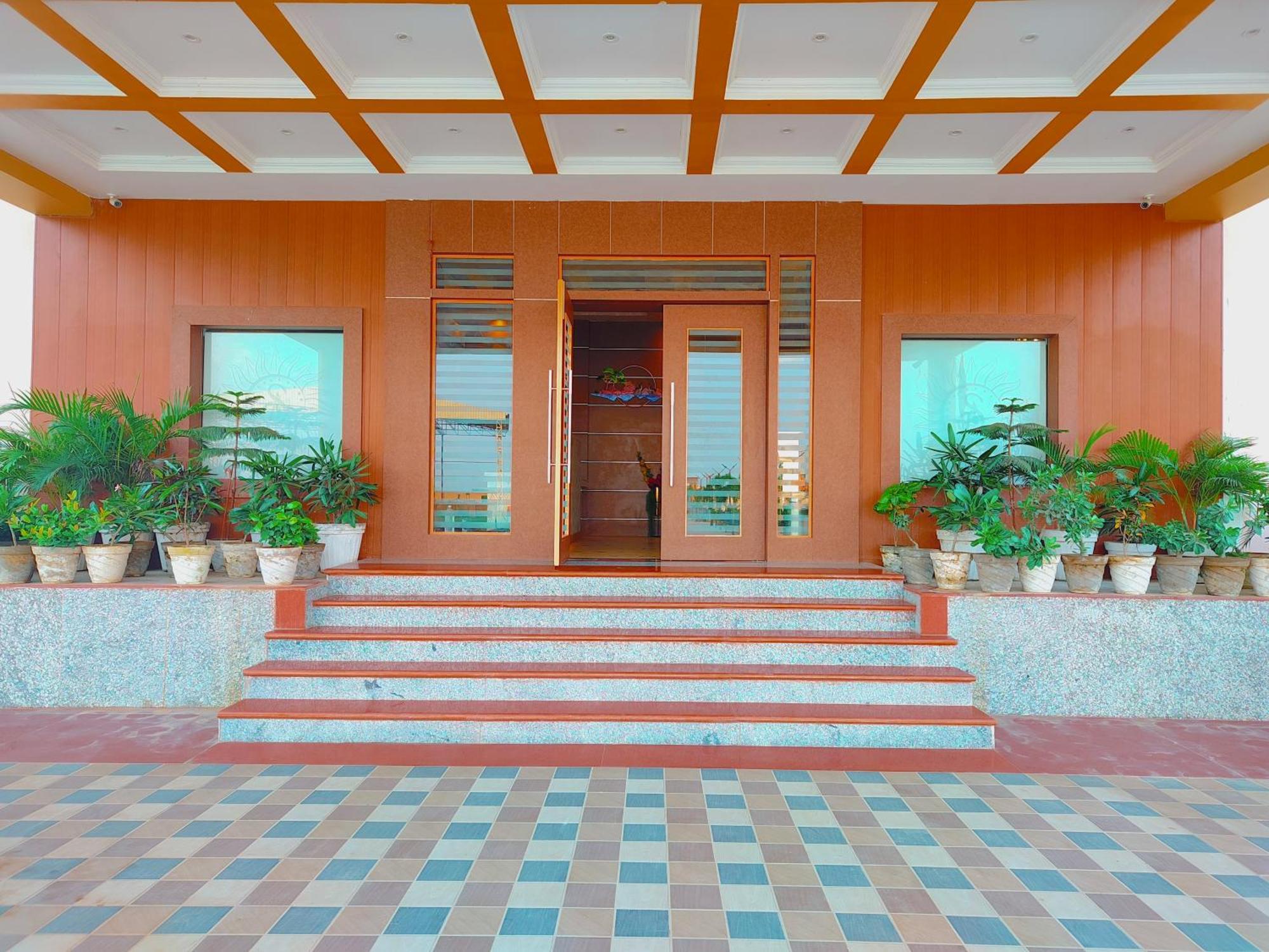 Avadh Sunshine Palace Hotel And Resort Ayodhya Exterior photo