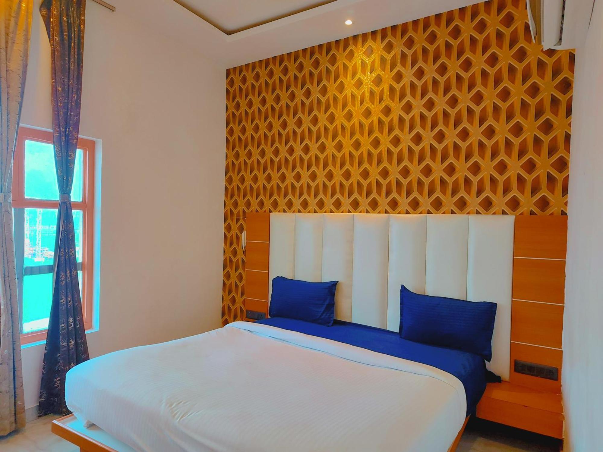 Avadh Sunshine Palace Hotel And Resort Ayodhya Exterior photo